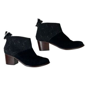 Toms Black Tasseled Back Wooden Block Heel Textured Ankle Boots Womens Size 7‎